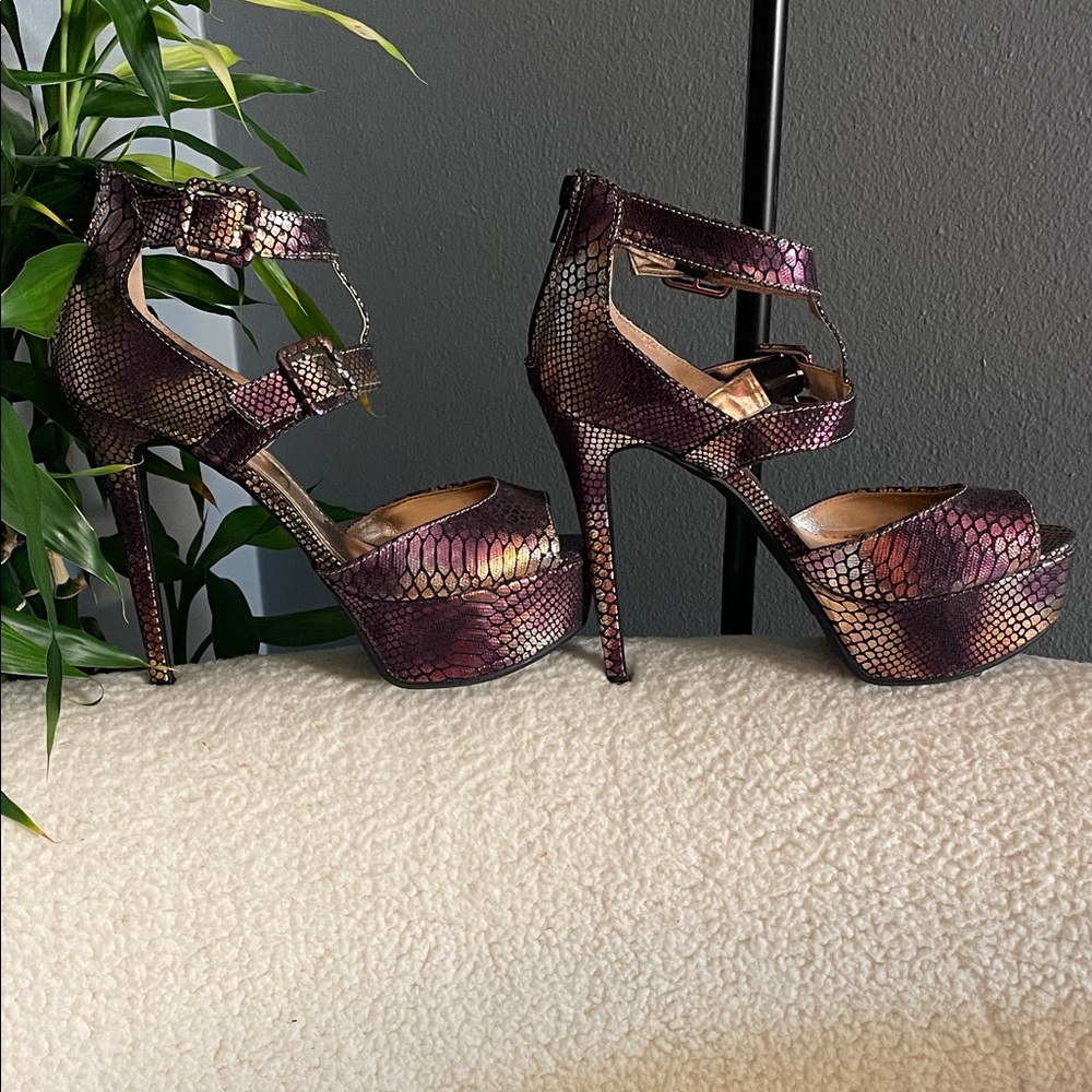Anne Michelle Purple Snakeskin Platform Heels